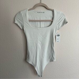 Abercrombie & Fitch scoop neck bodysuit